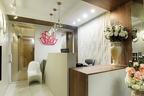 Monica Midtown Suites
