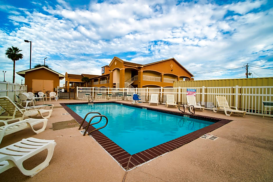Island Inn By OYO Galveston Beach, TX