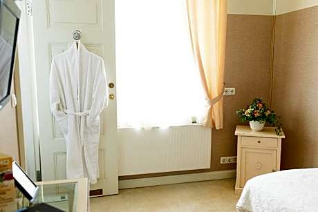 Garden Villa Single Room