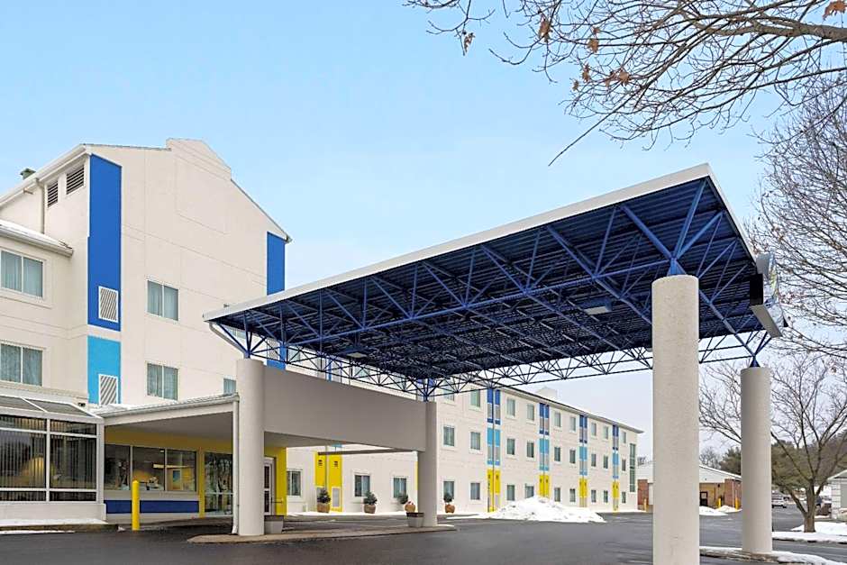 Days Inn by Wyndham Penn State
