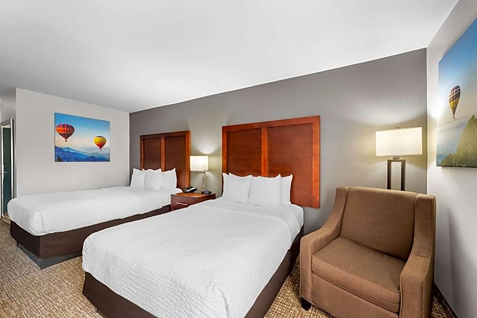 Clarion Pointe Apex - Holly Springs