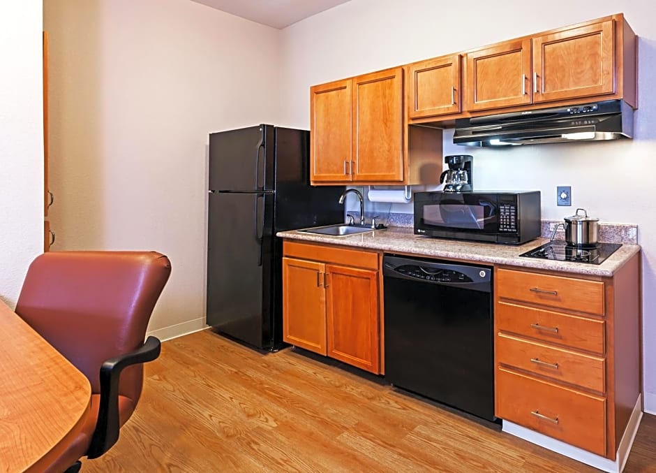 Candlewood Suites Pearland By IHG