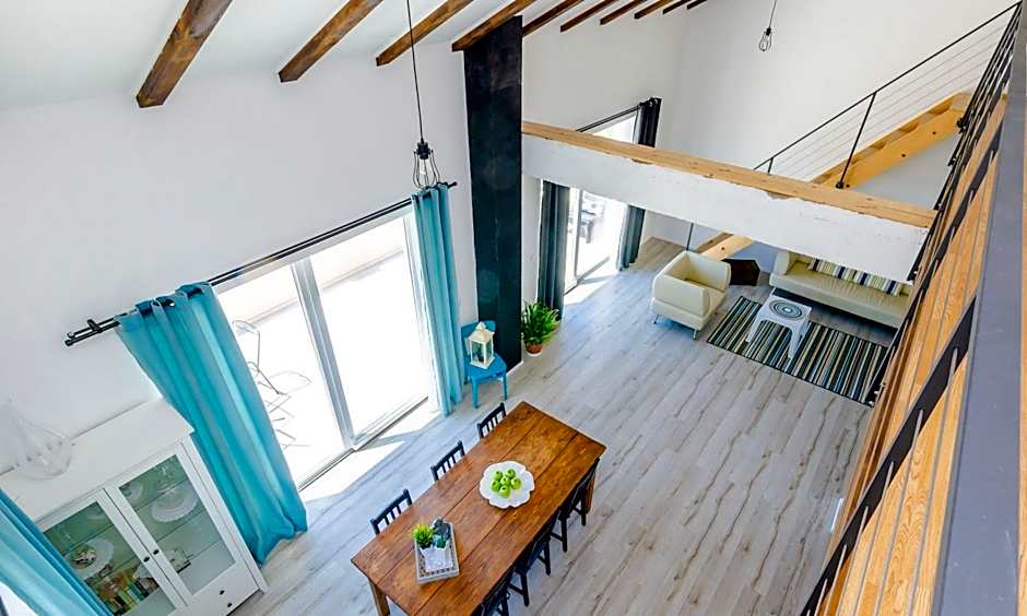 Villa Majkovica - 4 Bedroom Villa with Private Pool & En-Suite Bathrooms & Parking