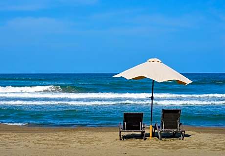 Artisan Family Hotels and Resort Collection Playa Esmeralda