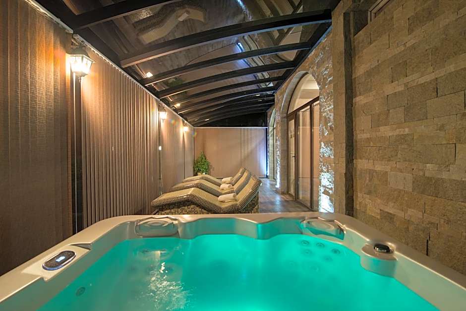 Sunny Castle Hotel - All Inclusive, Beach and Free parking