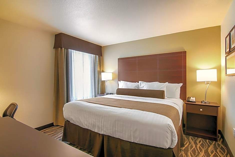 Cobblestone Inn & Suites - Menomonie/UW-Stout