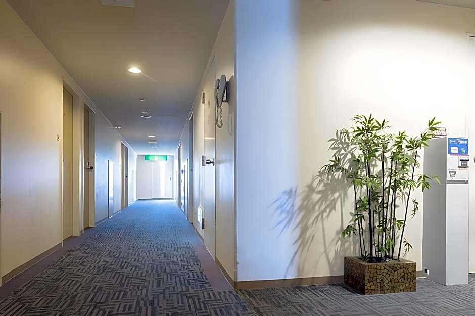 Shin-Osaka Sunny Stone Hotel