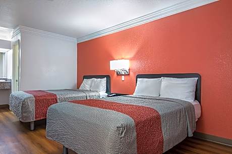 2 Full Beds | Smoking, Micfridge