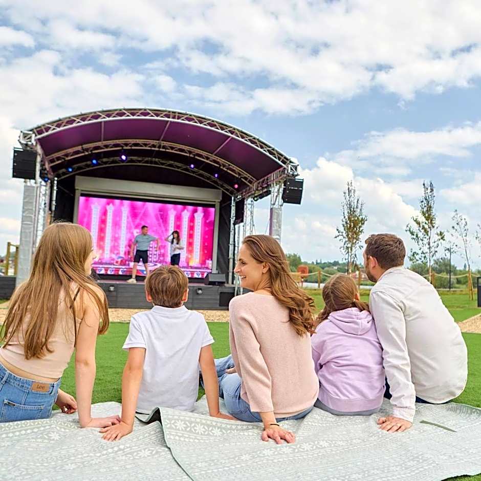 Static 6 Bed Caravan at Billing Aquadrome