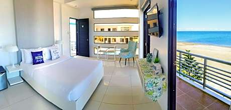 Deluxe Double Room with Balcony and Sea View