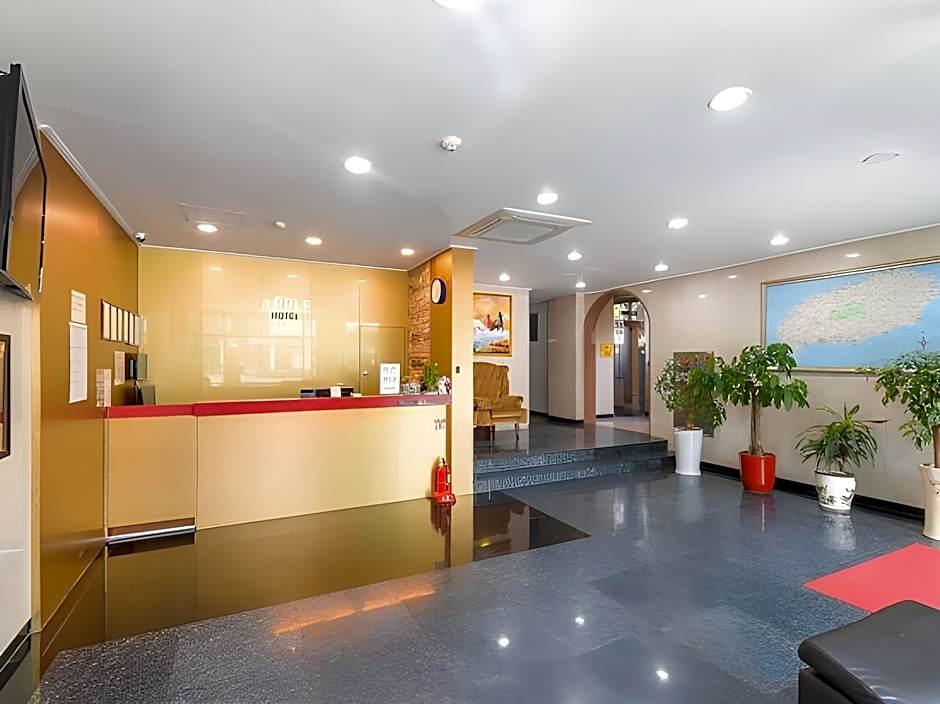 Apple Hotel