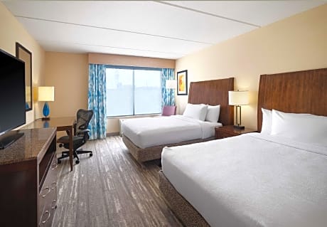 2 QUEEN MOBILITY ACCESSIBLE W/ROLLIN SHOWER