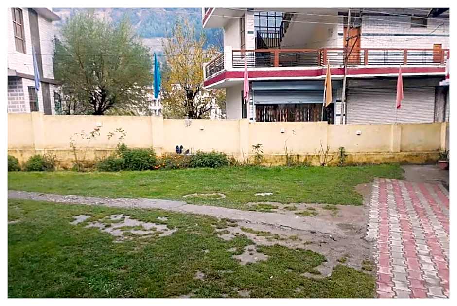 Goroomgo J J Regency Manali