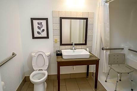 2 Queen Beds, Nonsmoking, Accessible