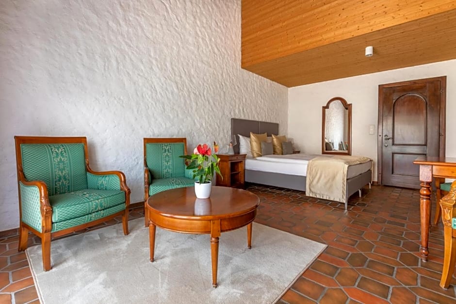 Schloss-Hotel am See - Swiss-Chalet Merlischachen