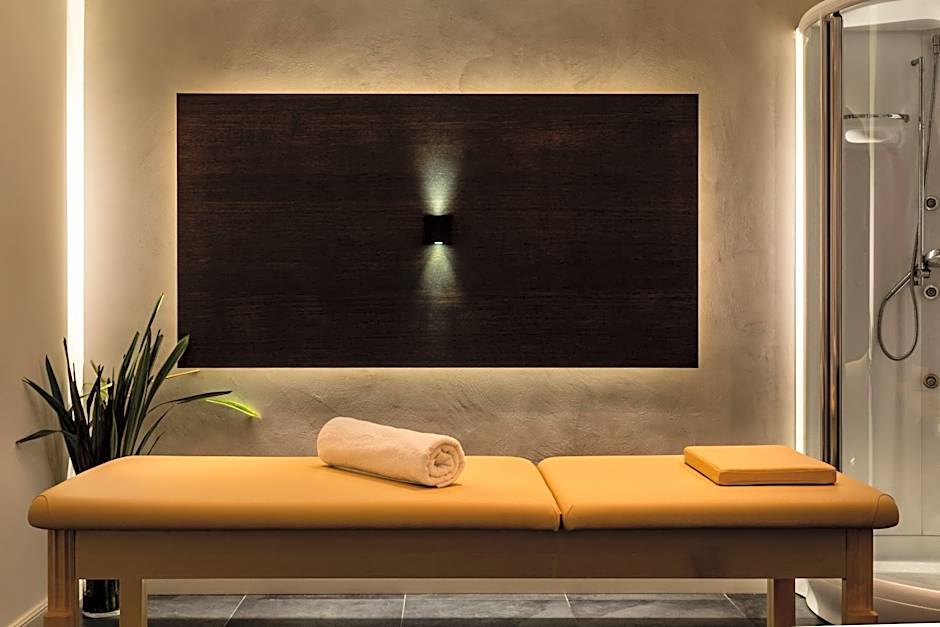 Giardino Dei Pini - Boutique Hotel