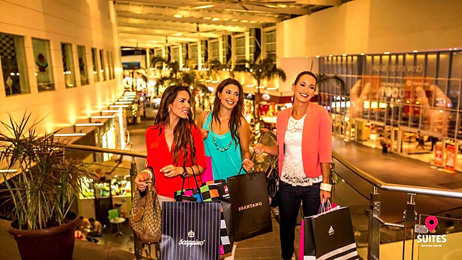 Suites Malecon Cancun