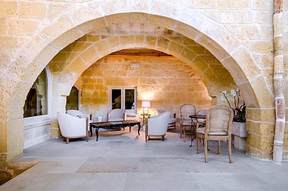 Cesca's Boutique Hotel