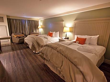 Two Queen Village View - Disability Access