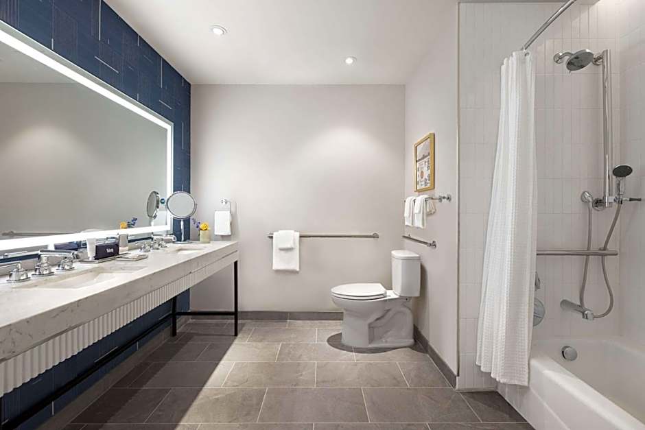 106 Jefferson Huntsville Curio Collection by Hilton