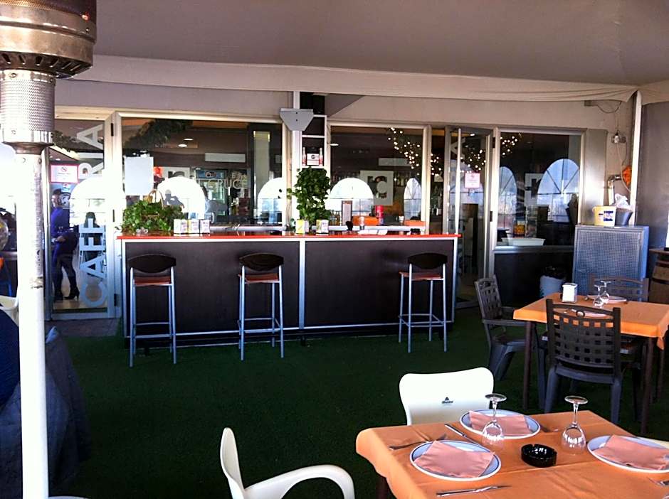 Hotel El Cruce Moraleda