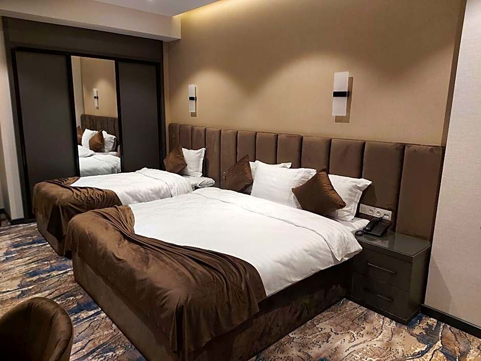 UNIQUE HOTEL