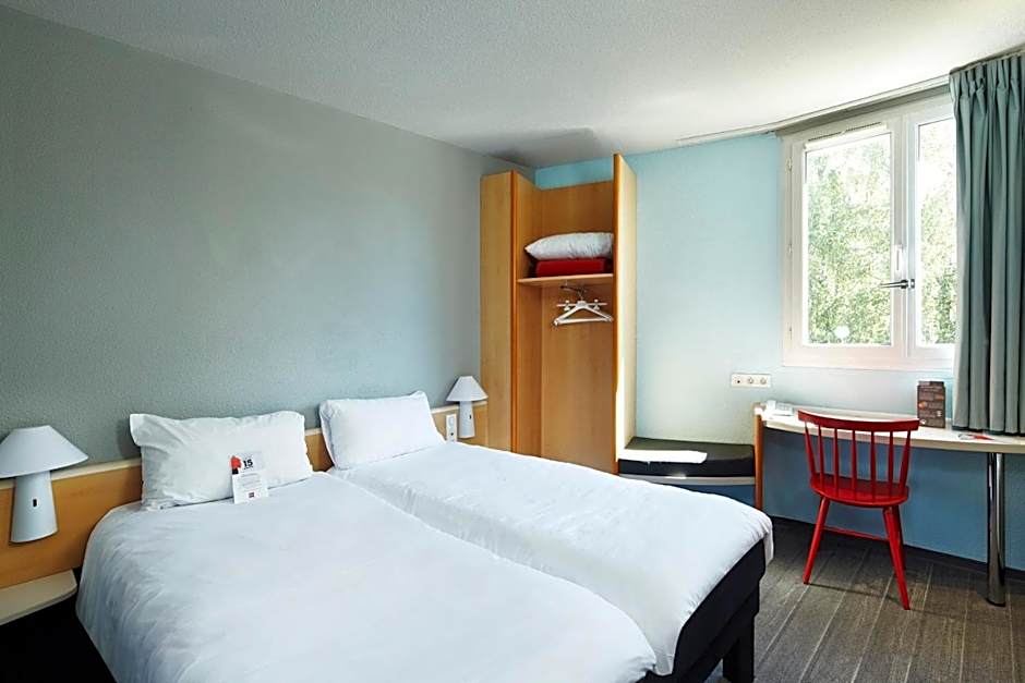 ibis Chartres Ouest Luce