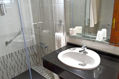 Double or twin superior partial ocean view