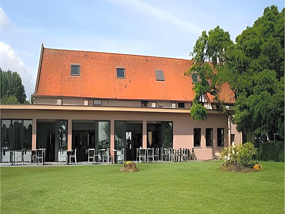 Le Domaine des Cigognes