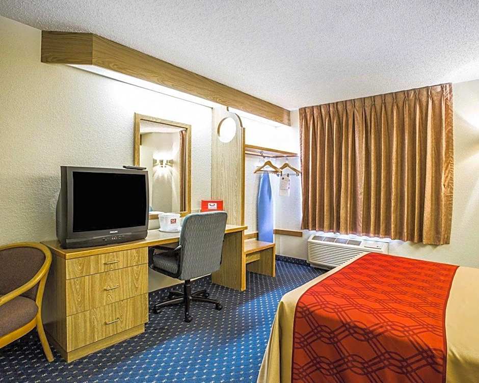 Econo Lodge Denver International Airport