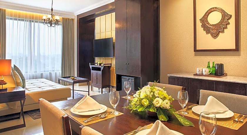 Jambuluwuk Oceano Seminyak Hotel