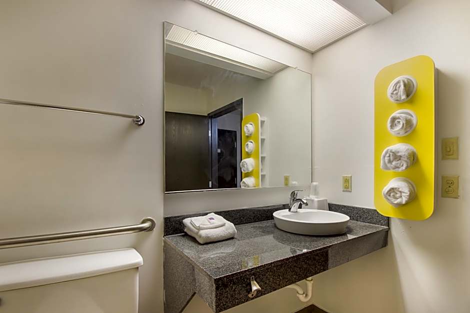 Motel 6-Rothschild, WI