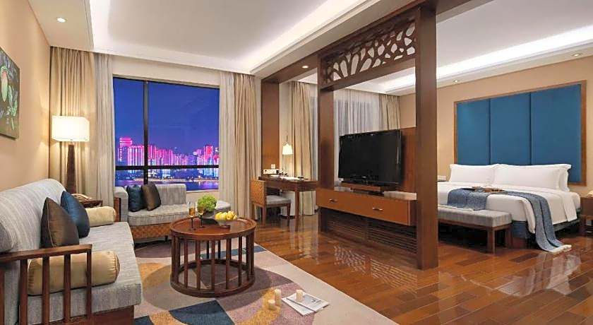 Baohua Harbour View Hotel