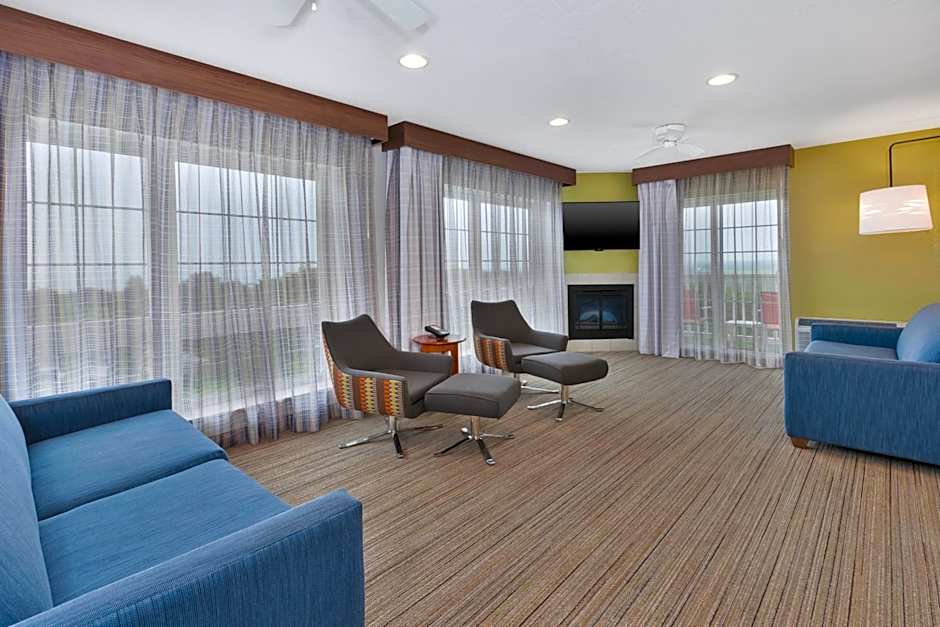 Holiday Inn Express & Suites Petoskey by IHG