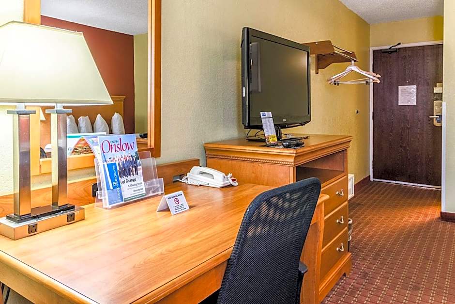 Rodeway Inn & Suites Jacksonville near Camp Lejeune