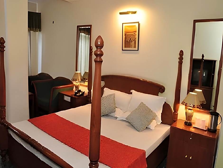 Moon International – Shimla, PA