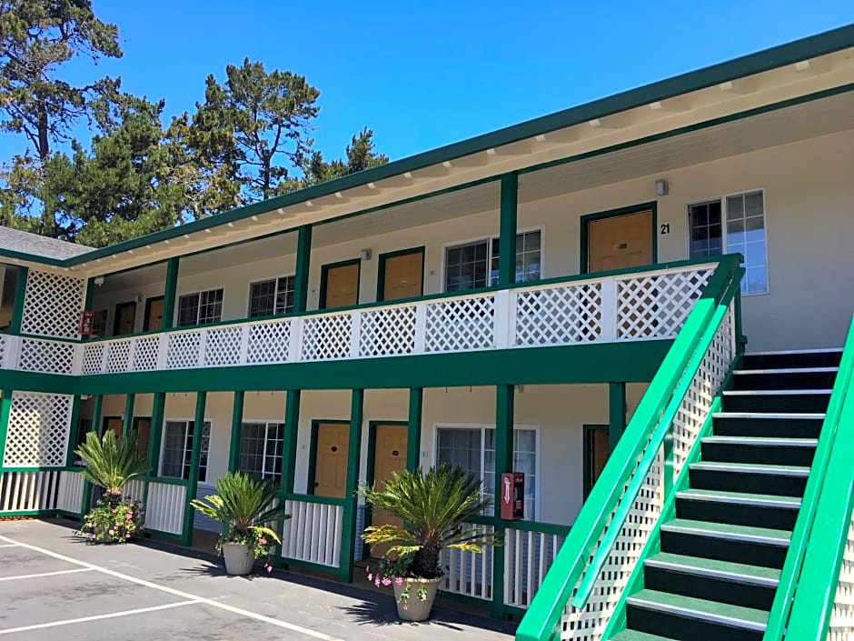 Monterey Pines Inn