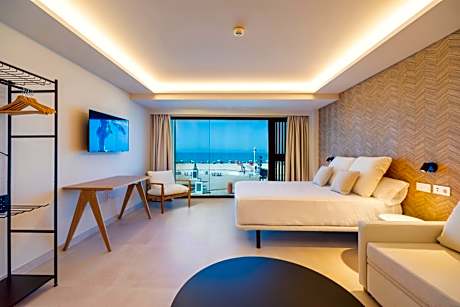 Apartamentos Playa Victoria - by Grupo Tribu