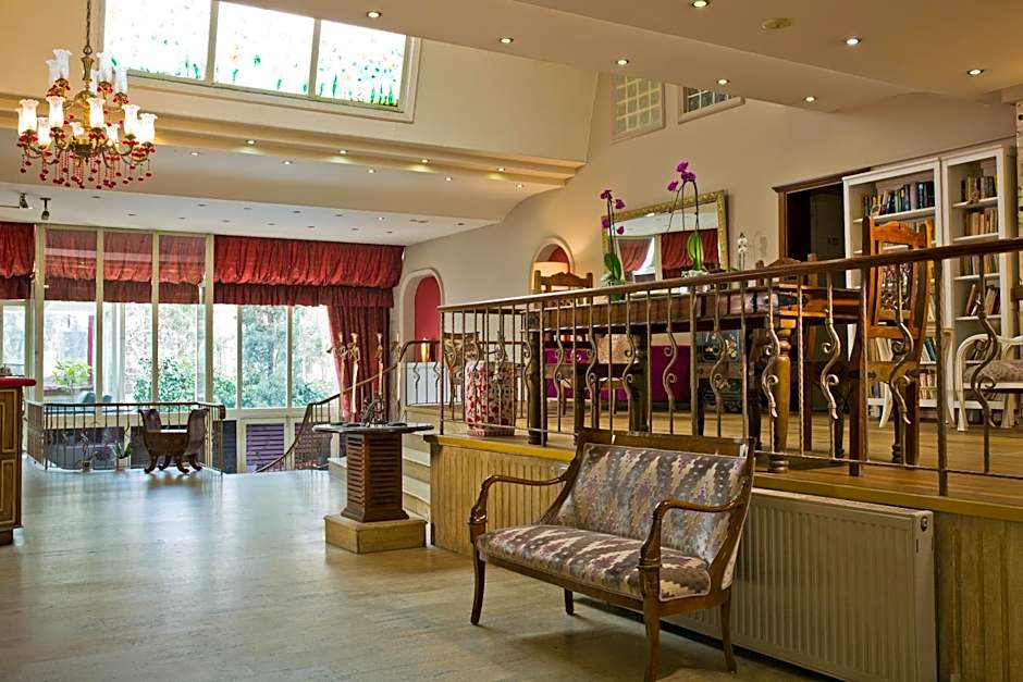 Villa Blanche Hotel SPA & Garden Pool