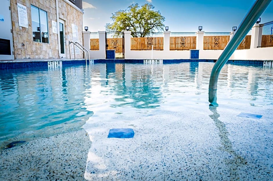 Holiday Inn Express Glen Rose By IHG