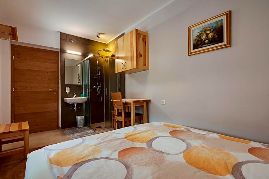 Rooms Pevc & Hostel Ljubno ob Savinji