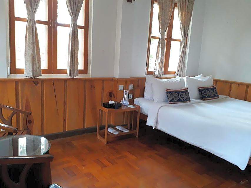 Hillock Villa