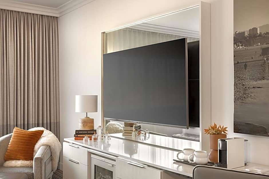 Huntley Santa Monica Beach