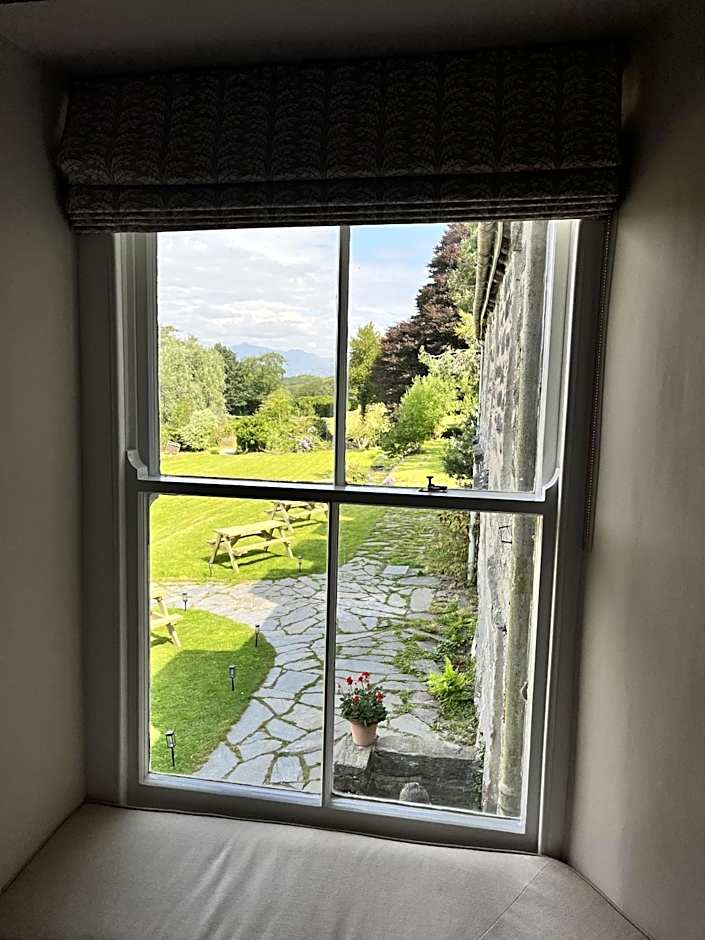 Maes Y Neuadd Country House