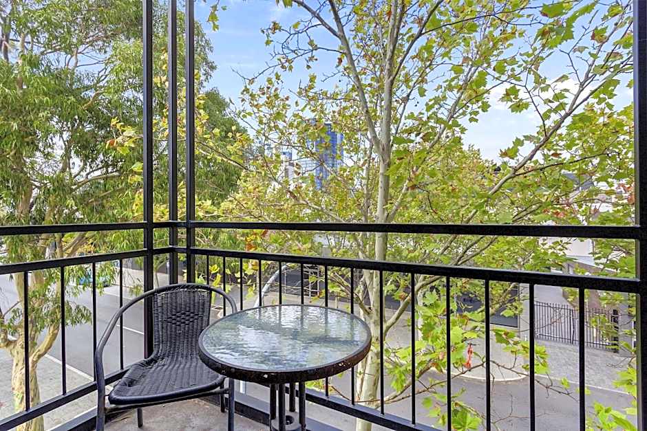 2BDR 1BTH - James Street Magic