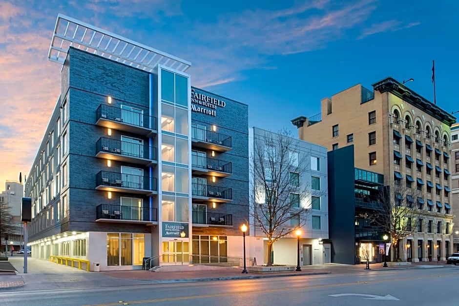 Fairfield Inn & Suites by Marriott Fort Worth Downtown/Convention Center