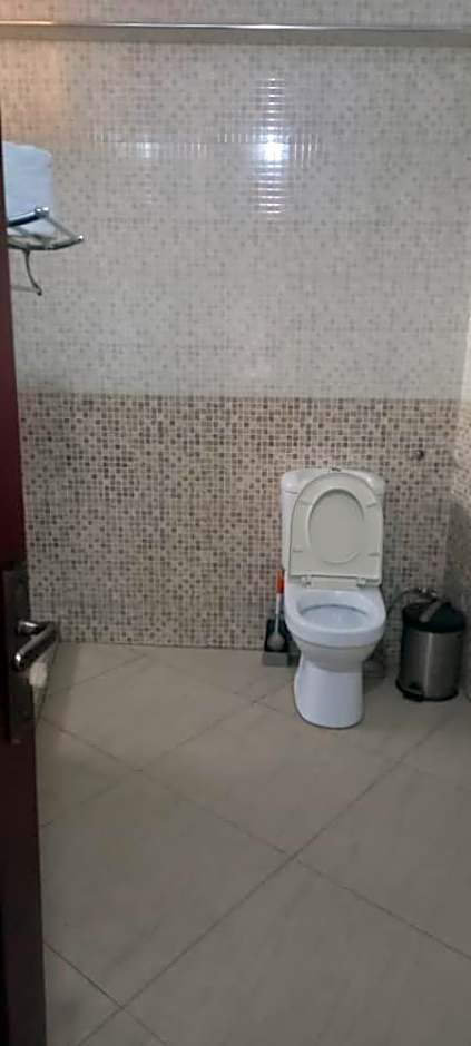 Super Paradise Hotel