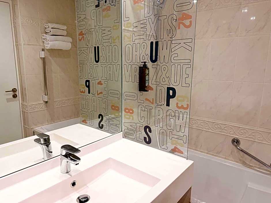 Ibis Styles Paris Tolbiac Bibliotheque