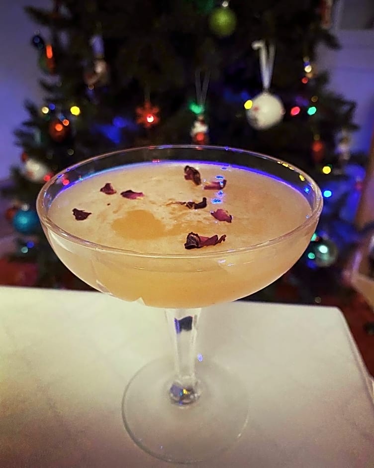 Sans Souci Bed and Breakfast Luxe Heated Pool and Restaurant