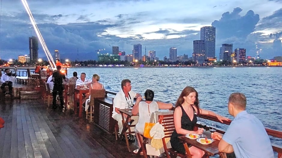 Nha Trang Paradise Hotel